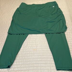 SNOGA ATHLETIC LEGGINGS WITH SKIRT. ONE PIECE WOMENS SIZE 2X green